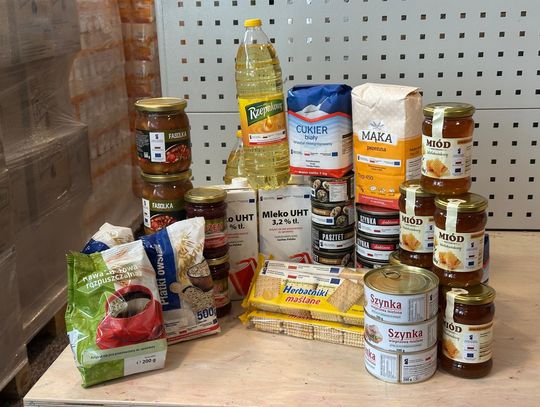 pomoc żywnościowa, wydawanie żywności, produkty spożywcze, pomoc dla osób potrzebujących